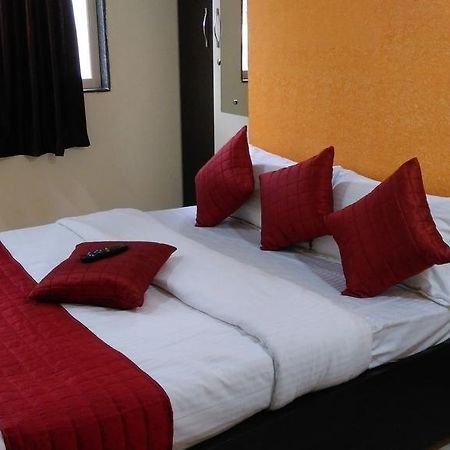 Hotel Minerva Residency Мумбаи Экстерьер фото