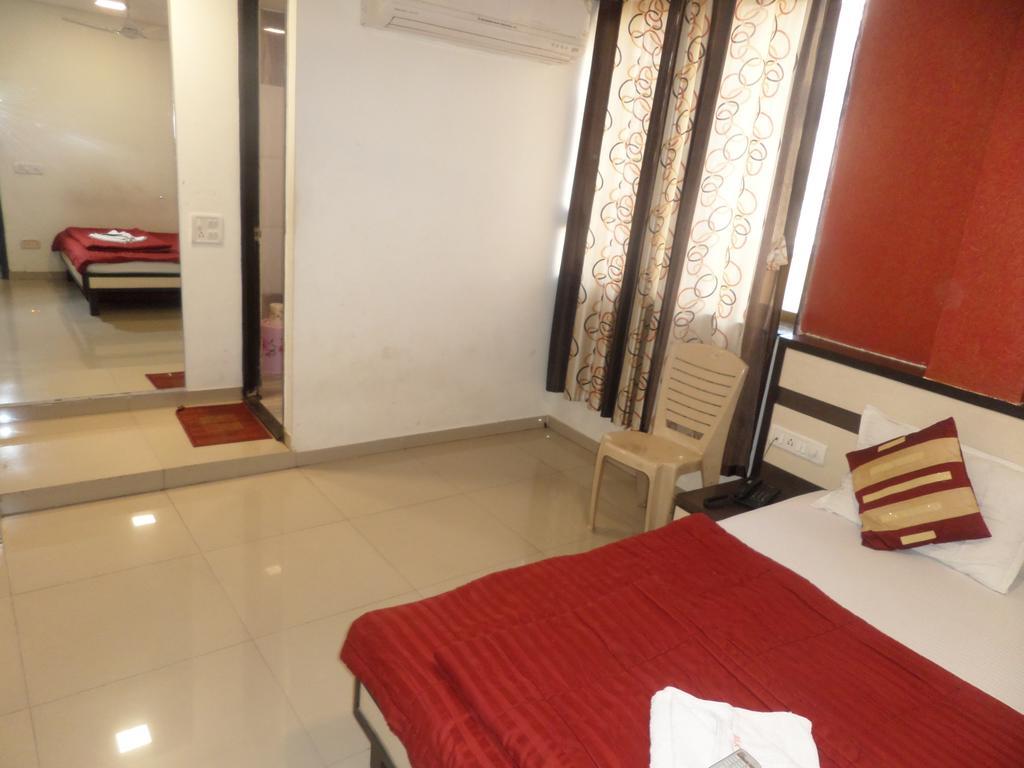 Hotel Minerva Residency Мумбаи Номер фото