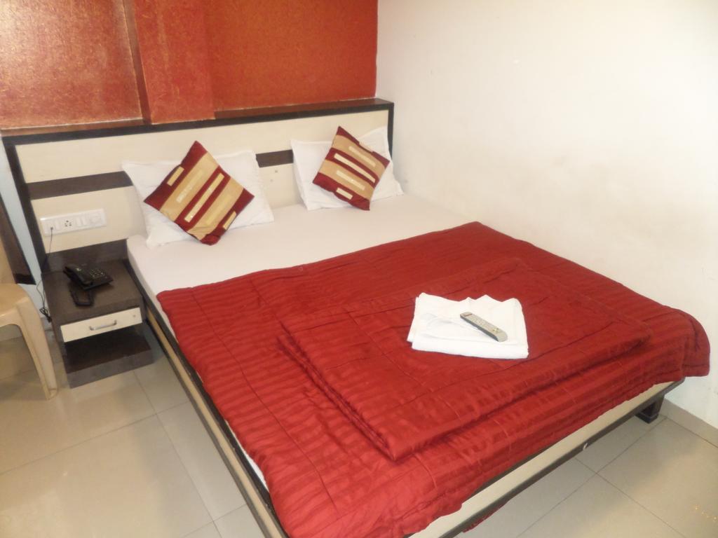 Hotel Minerva Residency Мумбаи Номер фото