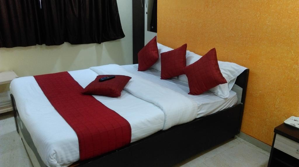 Hotel Minerva Residency Мумбаи Экстерьер фото