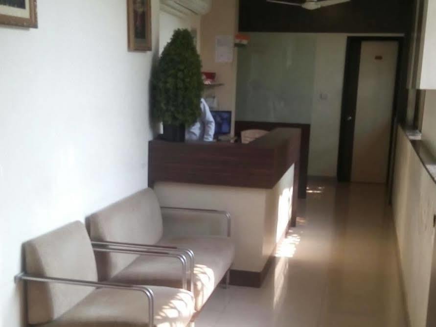 Hotel Minerva Residency Мумбаи Экстерьер фото