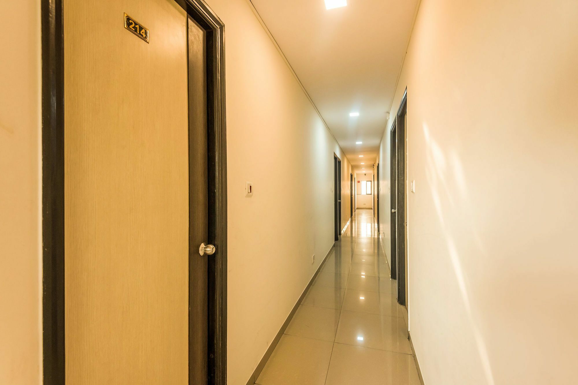 Hotel Minerva Residency Мумбаи Экстерьер фото