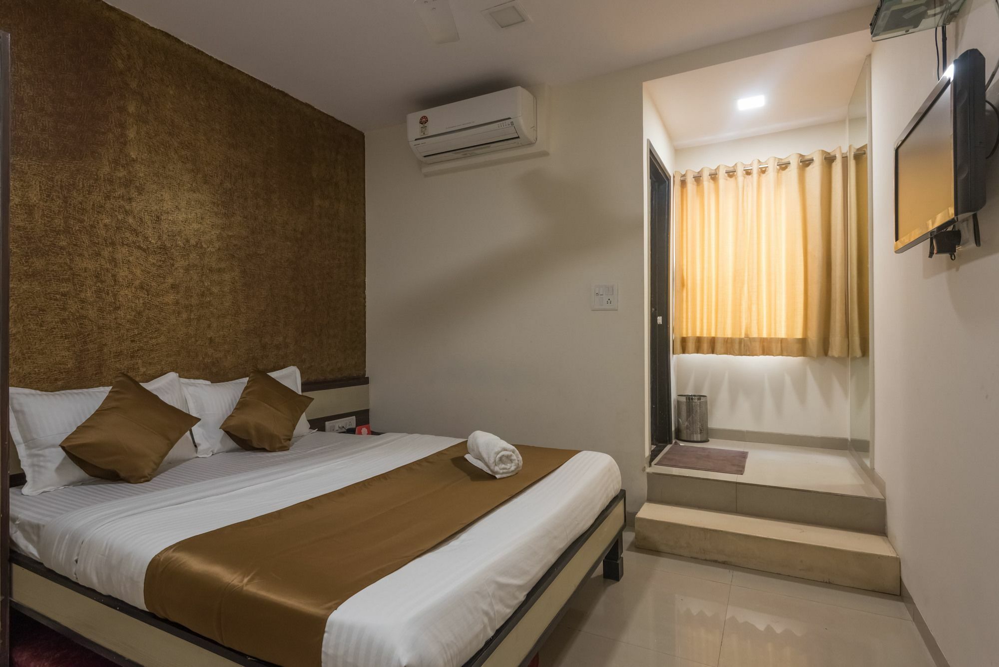 Hotel Minerva Residency Мумбаи Экстерьер фото