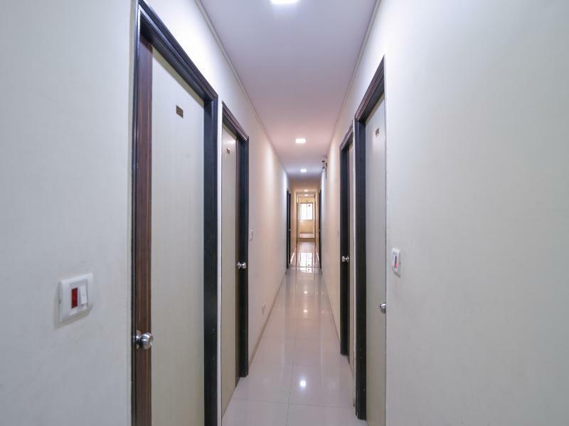 Hotel Minerva Residency Мумбаи Экстерьер фото